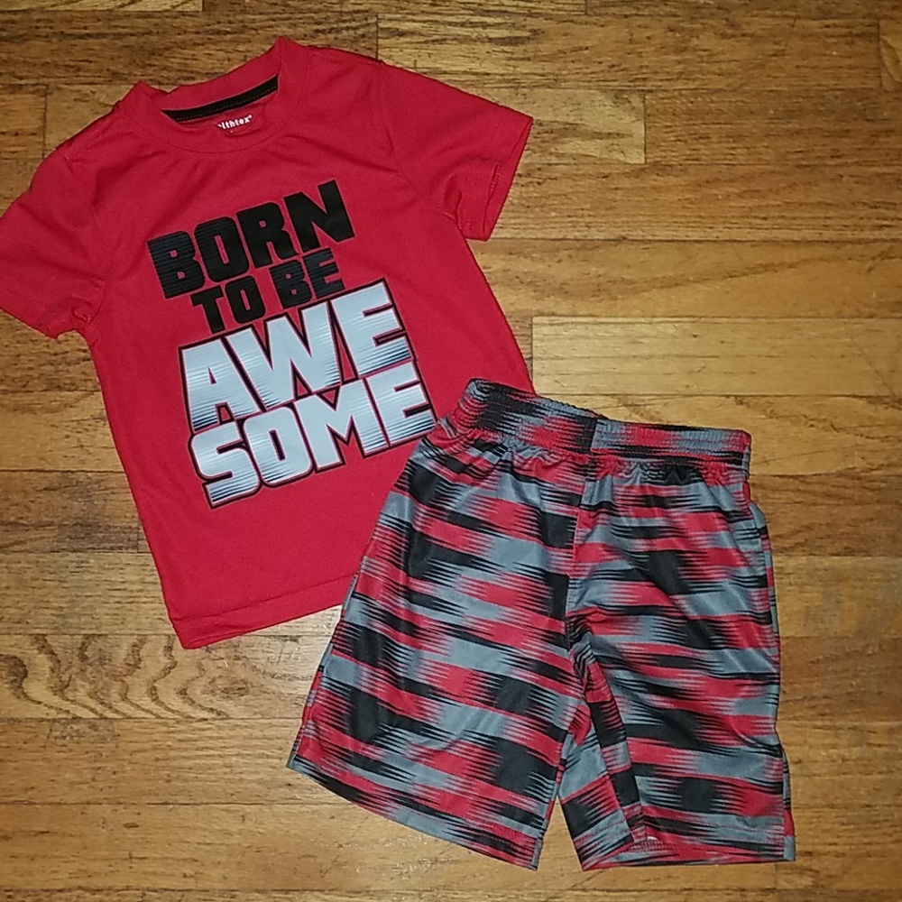 Boys 2 pc matching short set.